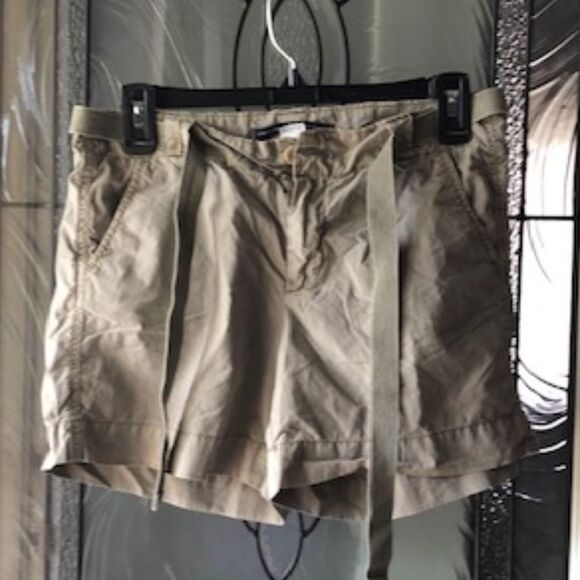 GAP Shorts - Picture 1 of 4